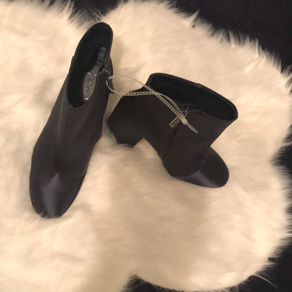 Booties - Picture 3 of 4